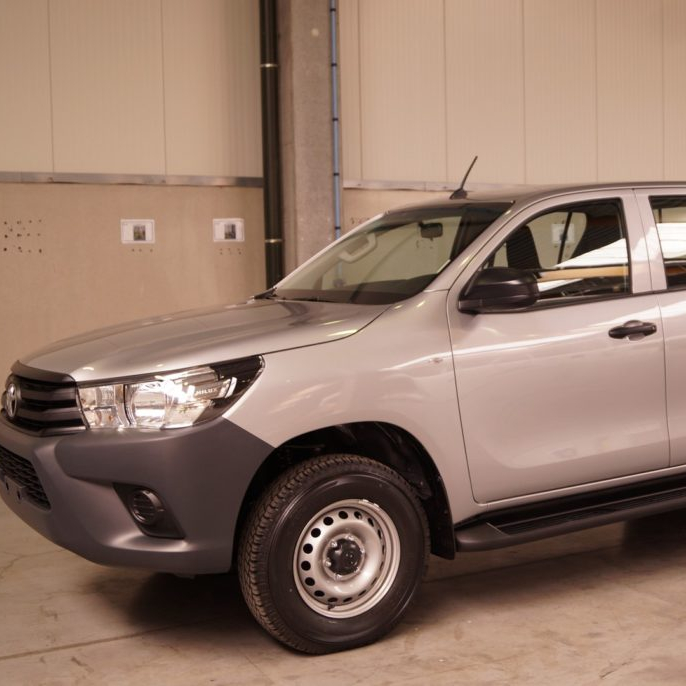 Двойная кабина HILUX довольно б/у