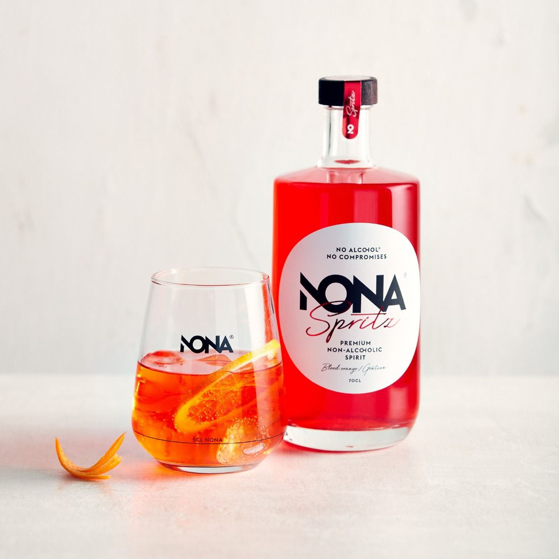 Высококачественный напиток Gin Spritz без спирта 0,20l. Дистиллировано из 9 растений с горькими травами для идеального апертика.