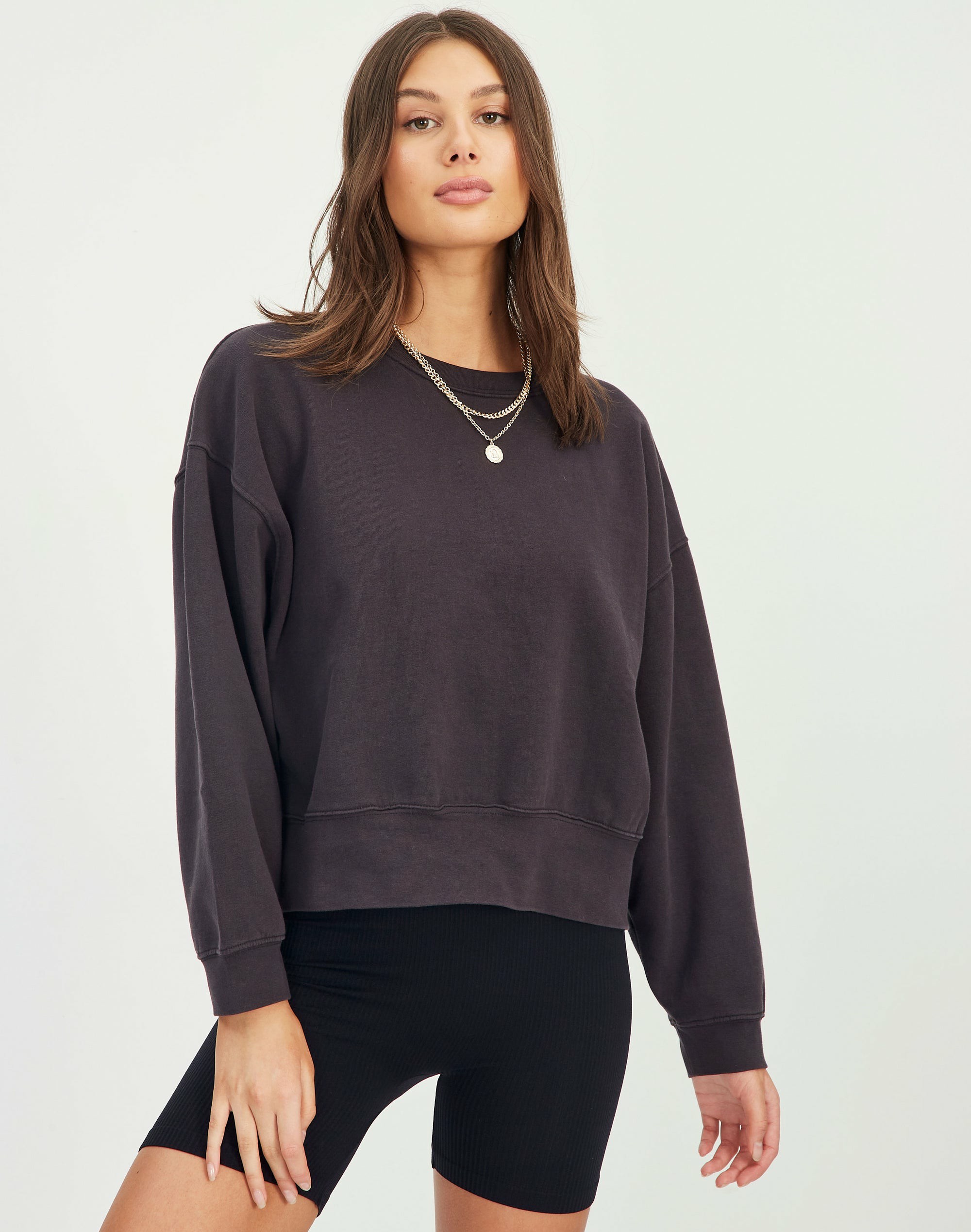 High Quality OEM Blank Dropped Shoulder Black Womens Sweatshirt with Bikker Shorts