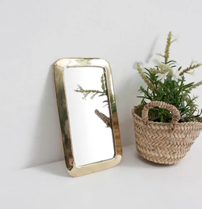 Marco decorativo de espejo de pared de forma ovalada con diseño único y perfecto para estilos de habitación modernos y minimalistas - Product Image 3