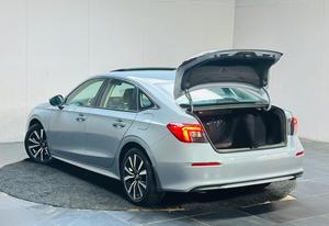 Honda Civic Sedan 2024 Usata, Versione Sport, 5 Posti, Fari LED, Pneumatici R17, Benzina, Guida a Sinistra, Interni Chiari |   Pronto per l'esportazione - Product Image 5