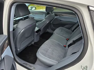 Pasion EV I 2023, faible kilométrage, transmission automatique, toit ouvrant panoramique, feux LED, feux diurnes LED, 6 places, livraison immédiate. - Product Image 6