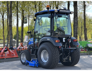 Tracteur compact SOLIS 26 HST 26HP avec tondeuse à gazon à montage central, transmission hydrostatique 4x4, moteur diesel, pour pelouse et terrains gazonnés - Product Image 5