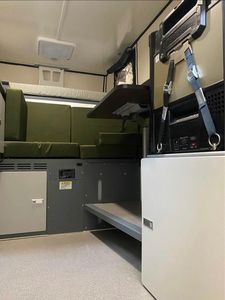 Camper Pop-Up en fibre de verre durable avec toilettes pour véhicule de plein air tout-terrain, camping, vente dans le monde entier aux États-Unis - Product Image 4