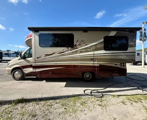 Best Offer CLEAN Used 2019 D-y-n-a-m-a-x I-s-a-t-a 3 24F-W Rv Camper Motorhomes Travel Trailer - Product Image 3