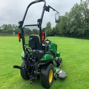 Tracteur agricole John Deeere 1026R Support technique élevé pour équipement agricole et aquacole en stock Acheter maintenant - Product Image 2