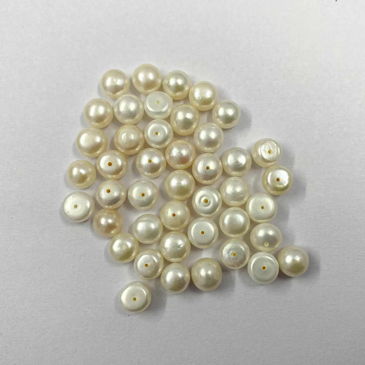 Bijoux à bricoler soi-même Cabochons en gros en vrac 5mm rond demi-percé naturel blanc perle d'eau douce pierre précieuse en vrac pour la fabrication de bijoux