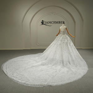 Robe de mariée moderne GT26061 à col bateau, ornée de sequins et de perles, avec traîne chapelle et dentelle florale - Product Image 3