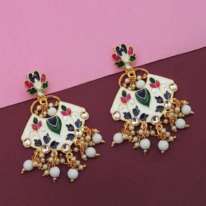 Boucles d'Oreilles Fine Kriaa Blanc Meenakari Kundan Plaqué Or Modèle 1314204E - Product Image 1
