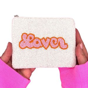 Pochette à monnaie perlée faite à la main, design élégant de qualité supérieure, broderie LOVER, accessoires tendance et originaux - Product Image 1
