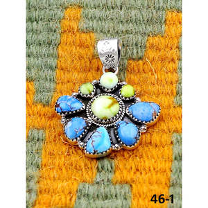 Pendentif en turquoise fait main du sud-ouest avec incrustation de Palomino Golden Hill et monture en argent sterling - Product Image 2