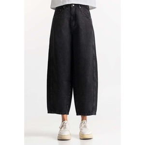 Fabricantes de pantalones vaqueros negros Pantalones vaqueros rectos informales transpirables de ajuste regular con estilo para mujer para todas las estaciones - Product Image 5