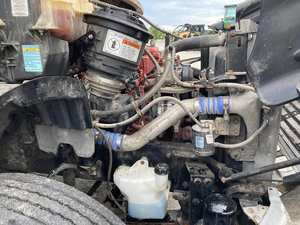 Camion benne à plateau plat d'occasion M2 106 à double essieu de 26 pieds avec boîte de vitesses automatique de 300 CV, fiable pour le transport commercial et la construction - Product Image 5