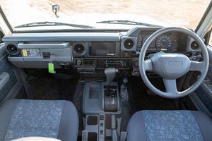 TOYOTA LAND CRUISER ZX USADO, 2000, con Volante a la Izquierda/Derecha - Product Image 4