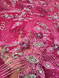 Nuevo Tejido de Encaje Nigeriano de Lujo, Diseño Floral con Cristales Negros, Trabajo en Piedra, 100% Poliéster, 100% Hecho a Mano, para Compromiso - Product Image 2