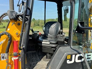 Excelente y Perfecta Cargadora de Ruedas JCB 1CX con Motor Cummins de 50 HP en Venta a Precios Muy Moderados - Product Image 2
