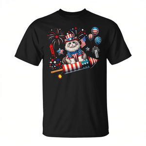 Camiseta con diseño de gato Ragdoll montado en una petardo y bandera de Estados Unidos, fuegos artificiales del 4 de julio - Product Image 2