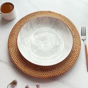 Assiettes de chargeur en rotin de haute qualité avec motif végétal pour restaurants et événements haut de gamme offres d'achat en gros - Product Image 3