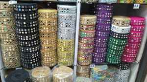 Ribete Decorativo de Encaje Bordado con Espejo y Hilo Metálico para Prendas, Ropa Étnica y Adornos Artesanales - Product Image 3