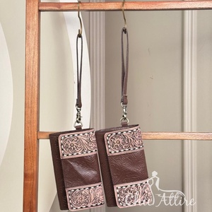 กระเป๋าสตางค์หนังแท้ลายนูนลายดอกไม้กระเป๋าใส่บัตรเครดิตแบบถือสไตล์ตะวันตก - Product Image 1