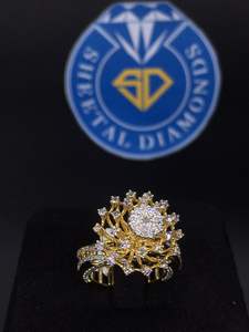 Exquisito Anillo de Oro Amarillo de 14K Inspirado en un Girasol, Claridad SI, 1.27 TCW, Diamantes de Corte Brillante Redondo, Estilo Hip-Hop - Product Image 2