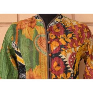 Veste en coton Kantha faite à la main manteau à imprimé floral pour femmes avec design devant court ethnique Boho pardessus pour l'automne - Product Image 2
