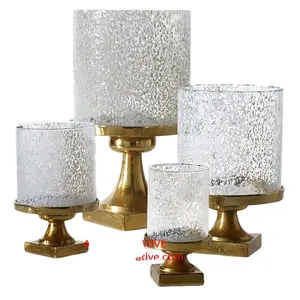 铝制T灯烛台，带金色玻璃奉献，完成独特设计的金属烛台手工烛台
