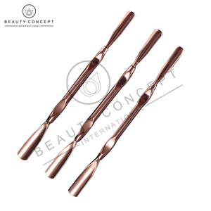 Empujador de cutículas de uñas de color dorado Limpiador de uñas de acero inoxidable sostenible Tarifa al por mayor Mejor proveedor Empujador de cutículas para el cuidado de las uñas - Product Image 3