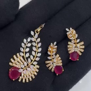 ชุดสร้อยคอหิน CZ ชุบทองพร้อมต่างหูสำหรับใส่ไปงานแต่งงานงานเลี้ยง - Product Image 1