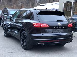 Volkswagen <span class=keywords><strong>Touareg</strong></span> G <span class=keywords><strong>R</strong></span>-<span class=keywords><strong>Line</strong></span> Usado de Alta Gama y Versátil, <span class=keywords><strong>2018</strong></span>, SUV Crossover de Lujo Mediano, Volante a la Izquierda |   Bajo kilometraje |   Envío a todo el mundo - Product Image 5