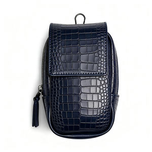 Sac de golf compact imperméable en cuir PU avec logo personnalisé, style fermeture éclair à rabat - Product Image 3