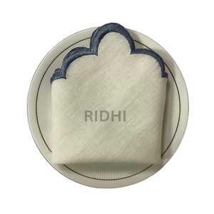 Servilletas de Lino Blanco Puro al por Mayor con Diseño de Borde Festoneado para Fiestas en Casa, Bodas, Eventos, Regalos para Damas de Honor - Product Image 2