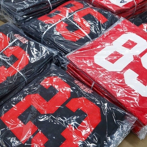 Maillots de football américain fabriqués directement en usine, sur mesure avec un tissu respirant de haute qualité, options OEM ODM disponibles pour les équipes - Product Image 5