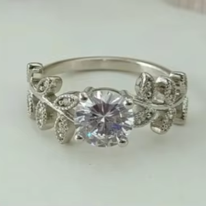 Bague en argent sterling 925 en forme de feuille avec diamant moissanite, cadeau pour fête / anniversaire / fiançailles - Product Image 1