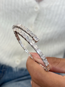 Elegante IGI Certified Emerald Cut VVS Lab Grown Diamond 14K Pulsera de oro sólido Joyería de moda de gama alta para mujeres de la India - Product Image 2