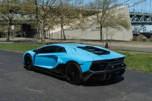Lamborghini Aventador 2022 en parfait état - Product Image 2