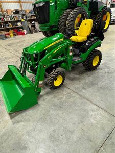 TRACTOR JOHN DEEREE 120R 1025R con cargador 120 - Product Image 2