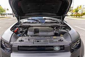 <span class=keywords><strong>Land</strong></span> <span class=keywords><strong>Rover</strong></span> <span class=keywords><strong>Defender</strong></span> <span class=keywords><strong>130</strong></span> SE TReK Edition <span class=keywords><strong>2023</strong></span> Inspeccionado # 46 de los <span class=keywords><strong>130</strong></span> Modelos Edición TReK, Motor Turbo de 6 Cilindros, Tracción en las Cuatro Ruedas, Equipamiento de Alta Gama - Product Image 5