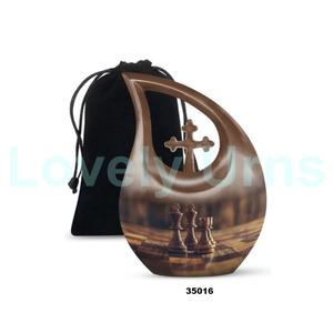 Urna para adultos de cremación de ajedrez con gota de lágrima marrón para cenizas humanas, urna conmemorativa de cruz grande decorativa con bolsa de terciopelo gratis - Product Image 1