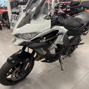 Moto de tourisme sportive et d'aventure 1100cc 2025 (édition SE) - Product Image 1