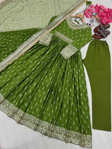 Lanzamiento de nueva ropa de fiesta Look Pur Chinon vestido de seda, Dupatta y conjunto inferior - Product Image 2