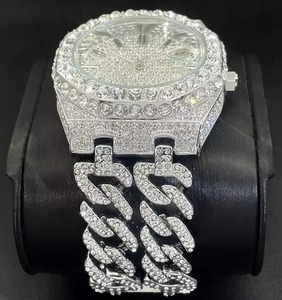 Reloj de diseñador de peso ligero más vendido para hombre, reloj de moda disponible para la venta de proveedor indio - Product Image 3