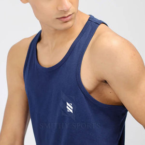 Débardeur en coton de haute qualité OEM pour hommes Vêtements de sport d'été unis avec logo personnalisable pour la musculation - Product Image 4