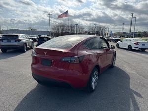 Clean 2023 T e s l a Model-Y Long Range AWD muy limpio - Product Image 4