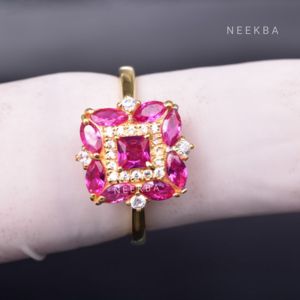 แหวนทับทิมรูปดอกไม้ประดับเพชรและเจ้าหญิงตัดในห้องปฏิบัติการขนาด14K แหวนทองแบบทึบดีไซน์ดอกไม้ไม่เหมือนใครสำหรับเปลี่ยนพลอย - Product Image 5