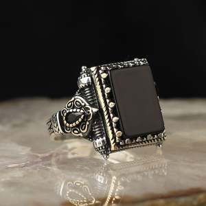 Anillo de Hombre Estilo Otomano de Plata de Ley 925 con Logotipo Personalizado Azuris, Piedra Negra Natural, Hecho a Mano en Turquía VALKH1493 - Product Image 3