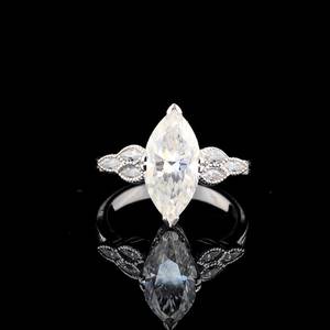 Bague de fiançailles en moissanite taille marquise de 2,50 carats, clarté VVS1, sertie pavé, plaquée or, argent sterling, cadeau pour femme - Product Image 1