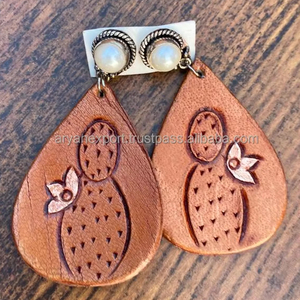 แฟชั่นใหม่ต่างหูหนังแกะสลักมือสไตล์ตะวันตกต่างหูหยดน้ำตาอินเทรนด์น่ารักสำหรับผู้หญิงเครื่องประดับหนังแฟชั่น - Product Image 3