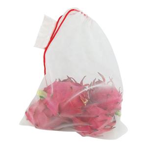 ถุงตาข่ายพกพาทำจากโพลีเอสเตอร์รักษ์โลก ปรับขนาดและช่องใส่ของได้ตามต้องการ รีไซเคิลและซักล้างได้ เหมาะสำหรับใส่เครื่องสำอาง ของเล่น และลูกบอล - Product Image 3