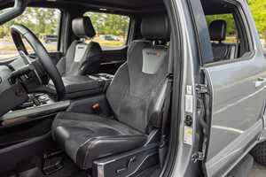 Camioneta Ford F150 Raptor R 4X4 Doble Cabina 2023 de Buena Calidad, Motor 2.8L Turbo Diésel, Bajo Kilometraje, Lista para Enviar, Volante a la Izquierda/Derecha - Product Image 2